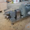Rotary lobe pump with heating jacket