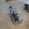 Rotary lobe pump with heating jacket